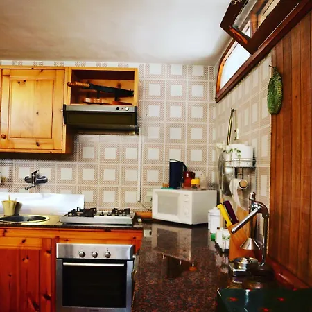 Andrea ヴィラ バーリ